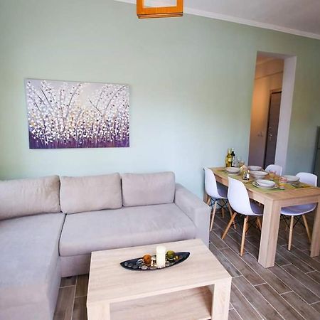 Stella Boutigue Rooms Nea Peramos  Exterior photo